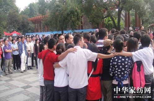 ���R�����H��(hu�� )��(chu��ng  )����o�