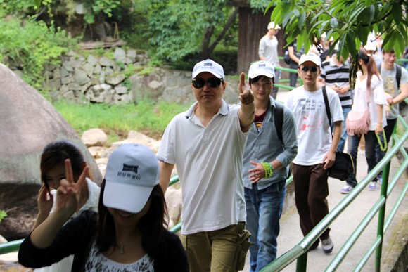 M(jn)Ӊ(mng)RFչһӖI(yng)֮{