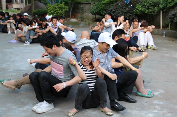 M(jn)Ӊ(mng)RFչһӖI(yng)֮{