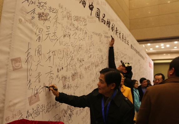 ףRԽҼ@áЇƷư2014ӰƷƪ