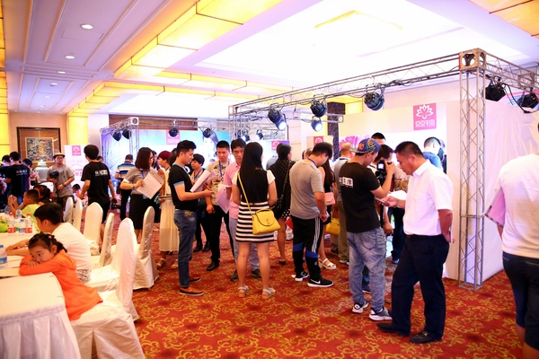 ë2015ﶬƷl(f)(hu )AM(mn)Ļ