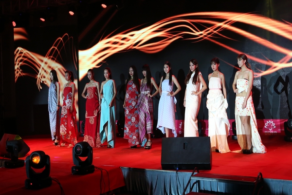 ë2015ﶬƷl(f)(hu )AM(mn)Ļ