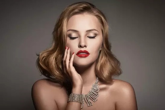 Ů@ӟɵzDzS+Ů(li)