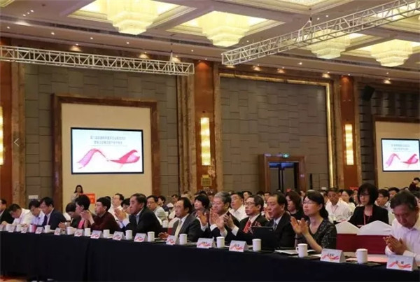 r(sh)пƼcf(xi)ͬ(chung  )¡ (tng) (tng)ЇbI(y)һ(dng)ߺϽzI֮·a(chn)I(y)ӕ(hu )ϵ